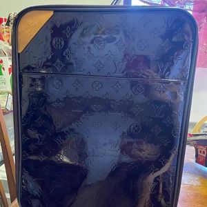 Louis Vuitton Monogram Pegase 45  Amarante Vernis